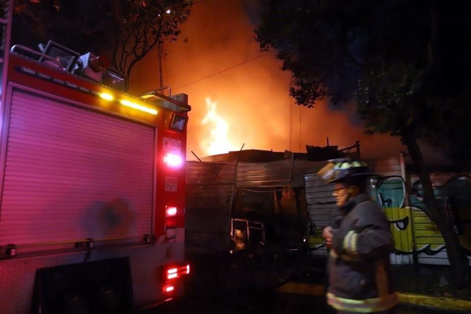 Claudia Sheinbaum calificó el incendio en la Colonia Buenavista como un hecho 'muy trágico' y planteó ofrecerles opciones de vivienda.