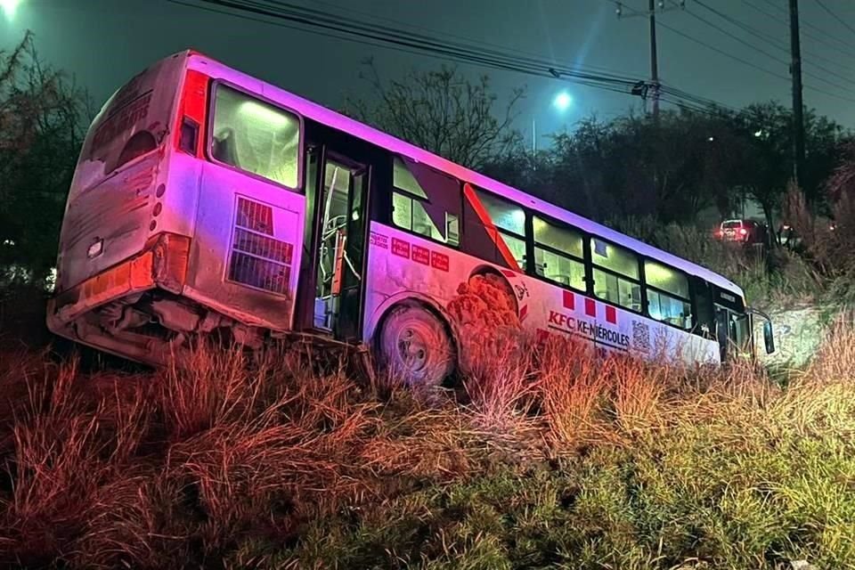 En la unidad de la ruta 38v viajaban alrededor de 55 personas.