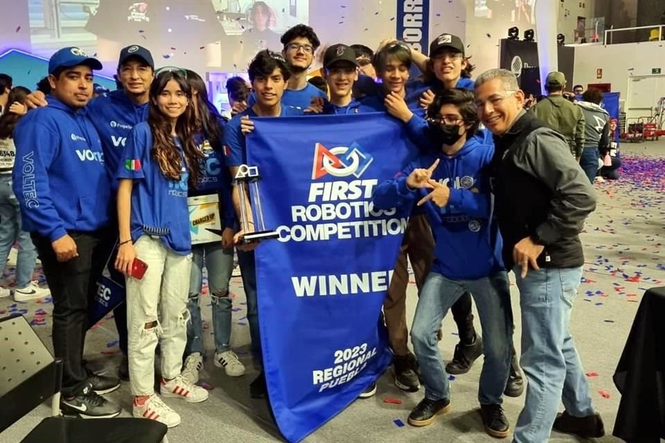 El equipo 'Voltec' fue ganador de la competencia regional.