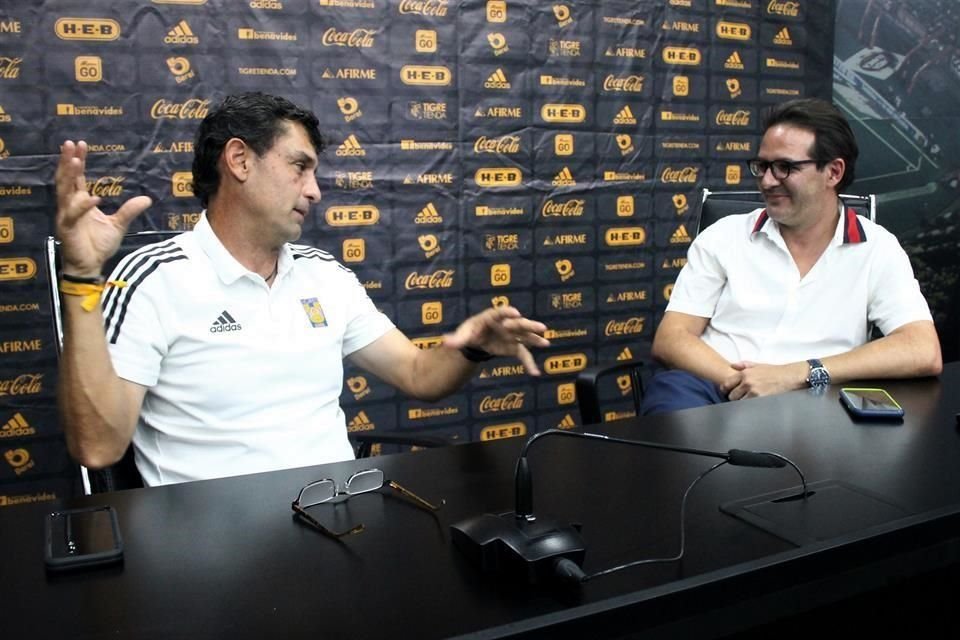 Roberto Medina (izq.) y Antonio Sancho (der.) en entrevista con CANCHA.