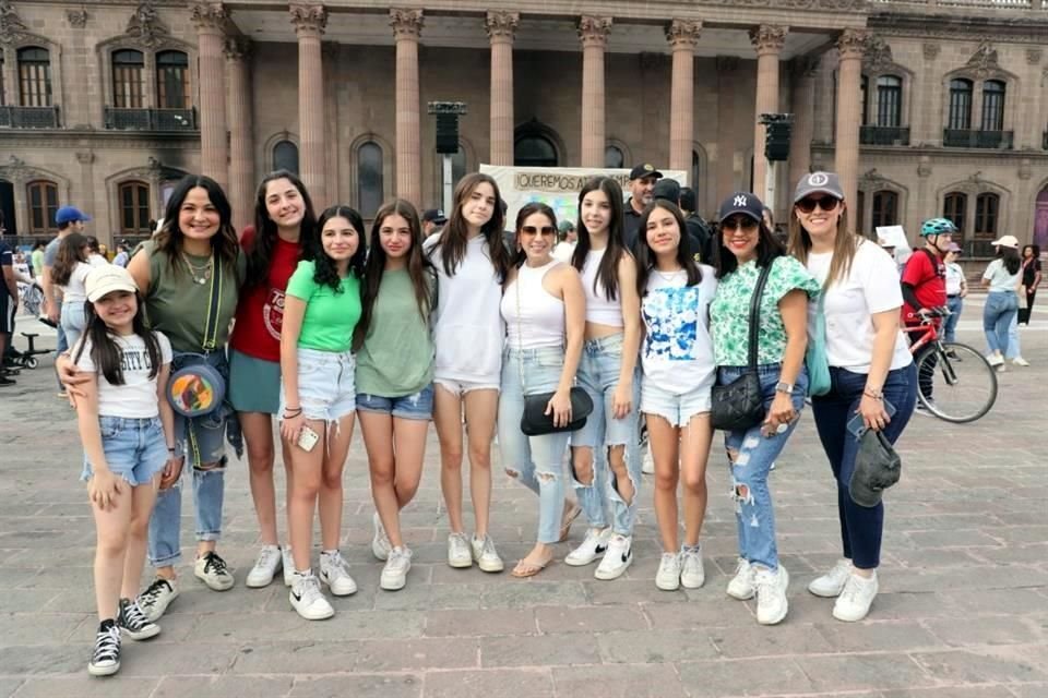 Zoe Gaxiola, Marcela Cantú, Cecilia de León, María Fernanda Gaxiola, Emilia Canchi, Mariana García, Ivonne Villarreal, Renata Montalvo, Regina Romero, Erika Hernández y Marisol Sandoval