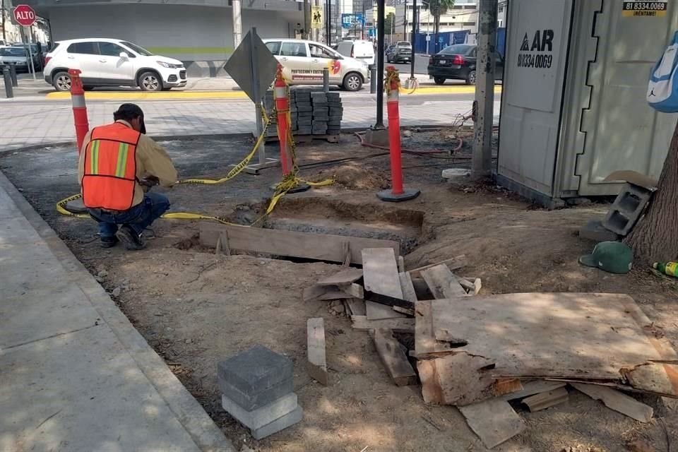 Sólo dos trabajadores fueron vistos ayer en las obras del Parque La Cuchilla, alrededor de las 14:00 horas.