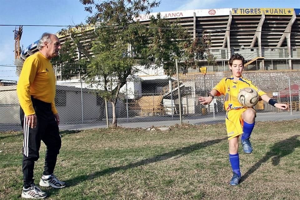 Cuando Eugui fue director deportivo en Tigres, sus hijos se hicieron fans de los felinos.