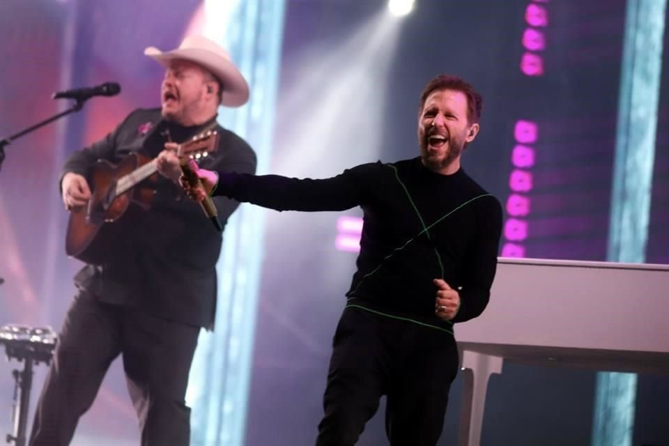 El argentino Noel Schajris y el mexicano Leonel García estuvieron en el Escenario Sorpresa.