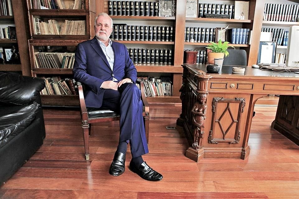 Raúl Padilla, ex rector de la UdeG y líder de uno de los grupos políticos más influyentes de Jalisco, se quitó la vida en su domicilio.