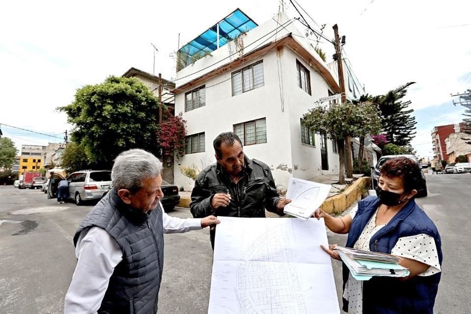 Habitantes de la Colonia Media Luna viven con el temor de que sean desalojados luego de que una inmobiliaria se adjudique los predios.