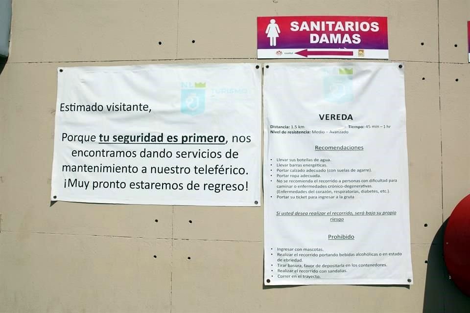 Quienes deseen llegar a las grutas deben subir una vereda de 1.5 kilómetros, advierte un anuncio a los turistas.