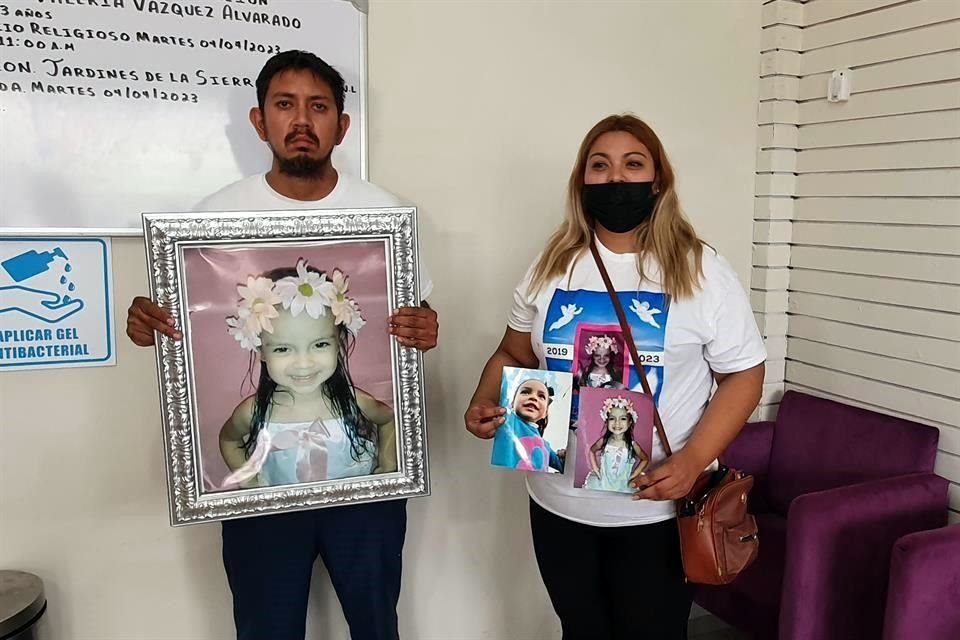 Ediberto Vázquez y Rosario Alvarado, padres de la niña Keilyn, de 3 años, quien murió el domingo.