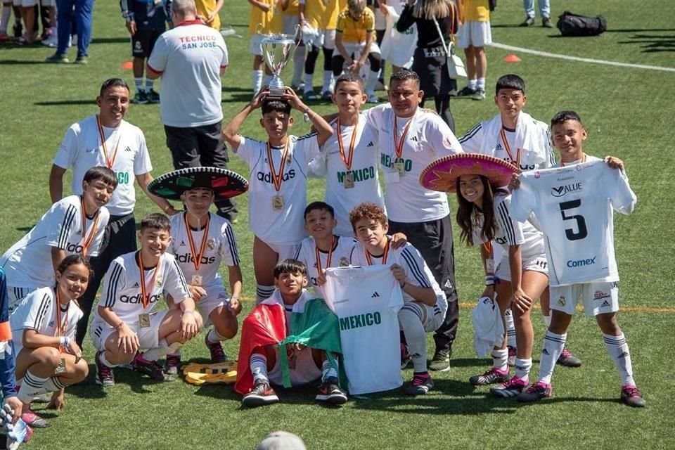 El equipo, que también representó a México en la justa, se impuso 2-1 en la Final a Alemania.