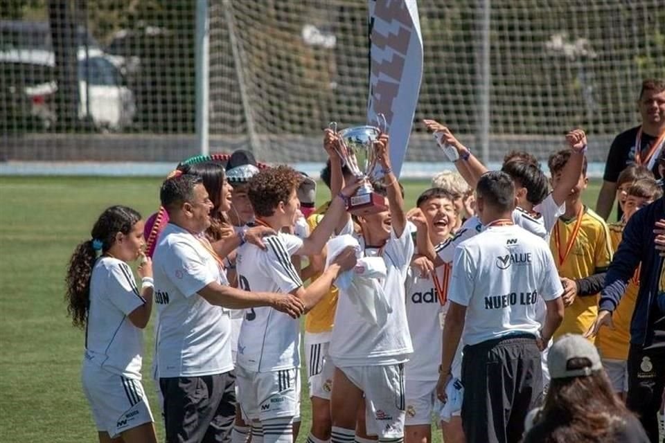 Dichos jóvenes fueron seleccionados para formar parte de este equipo tras un evento realizado por el Gobierno del Estado, y que apoyó el empresario regio Carlos Bremer, presidente de Grupo Value.