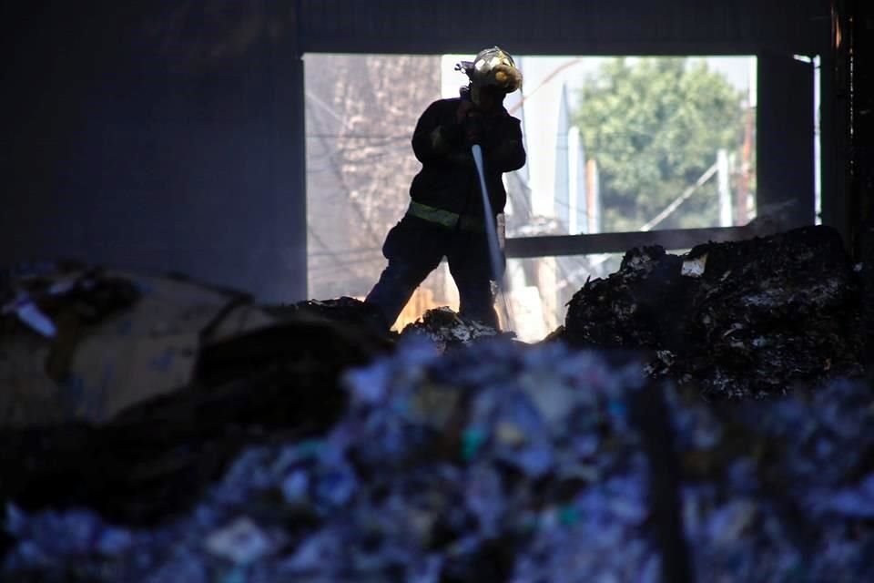 De los 13 mil metros cuadrados que comprenden esta zona, 5 mil 640 fueron los consumidos por el fuego que que se extendió por cinco horas