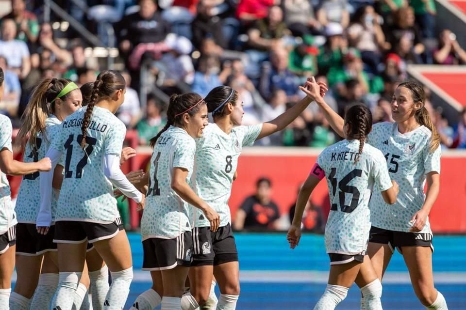 La Selección Femenil fue contundente.