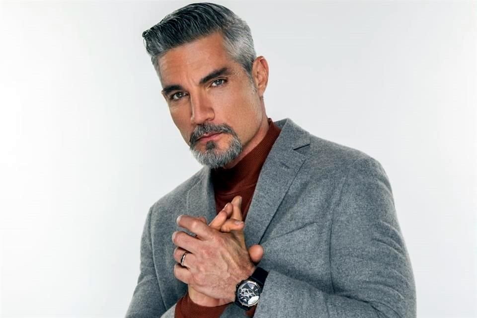 Víctor González se da vuelo como villano en 'El Amor Invencible'.