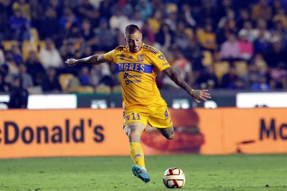 Nicolás López fue de los más insistentes por el cuadro de Tigres en el segundo tiempo.