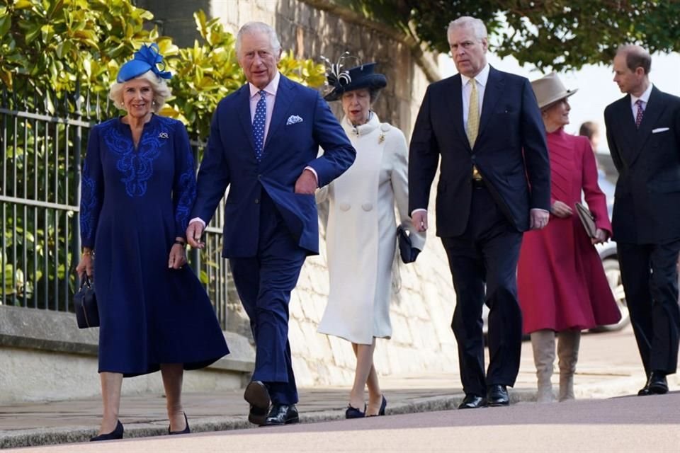 La Familia Real se reunió en el Castillo de Windsor para celebrar el primer servicio religioso de Pascua con Carlos III como el Rey.