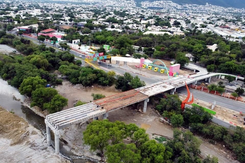 El Municipio regio avanza en los trabajos del Multimodal en el cauce del Río Santa Catarina, para poder concluirlos en mayo.