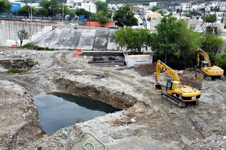 Los trabajos de la 'gaza del alivio' se concentran principalmente en el lecho del Río Santa Catarina.