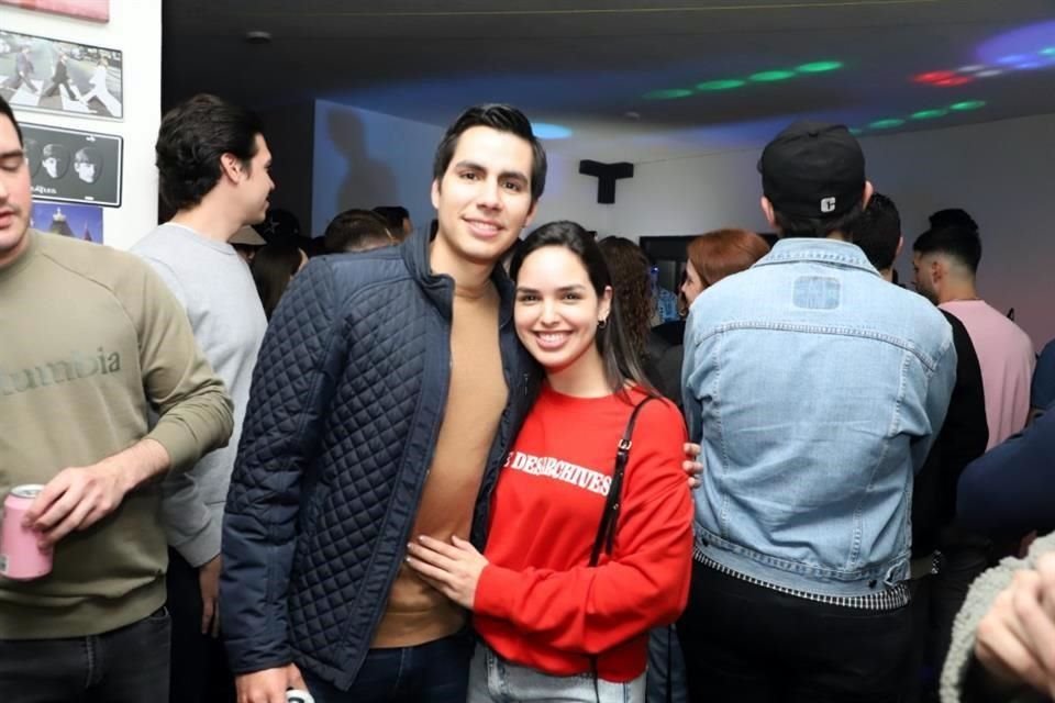 Javier Ortiz y Valeria Cavazos