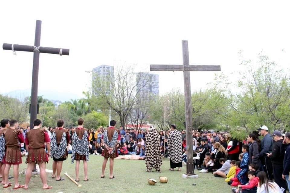 Vecinos participaron en los oficios de Semana Santa en las diferentes parroquias del sector.