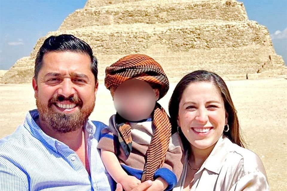 El Alcalde de General Terán, el emecista David Sánchez, vacaciona en Egipto con su esposa, Ana Cecilia García. A la vez, subió un video grabado en el Río Pilón.
