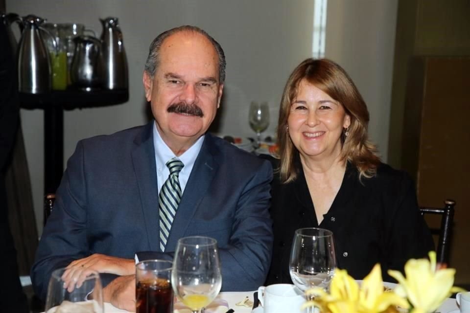 Paulino Canseco y Cristina Mena de Canseco