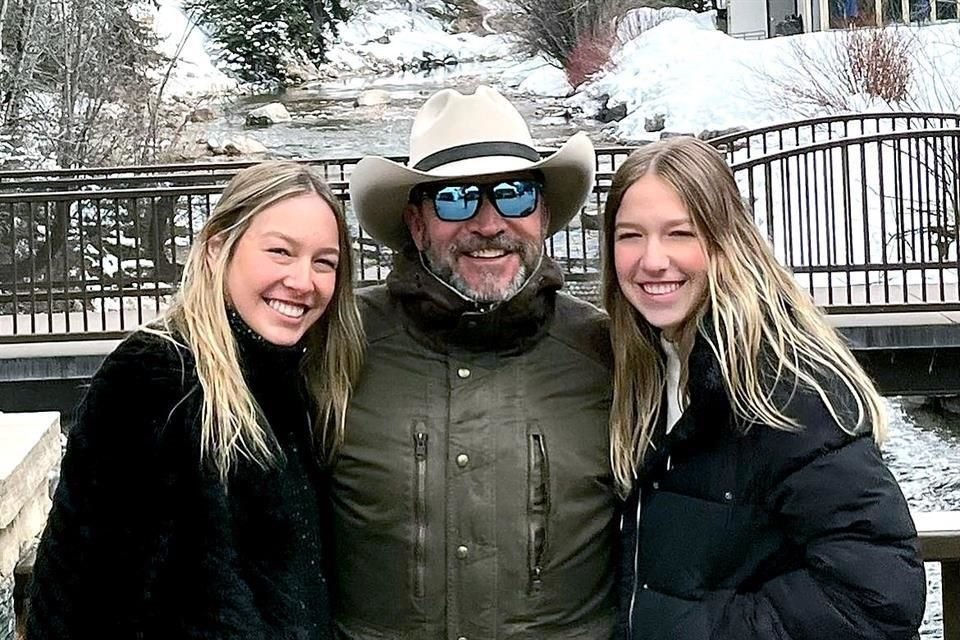 Jaime Zavala con sus hijas Kristanna y Alexa Zavala. En Vail.