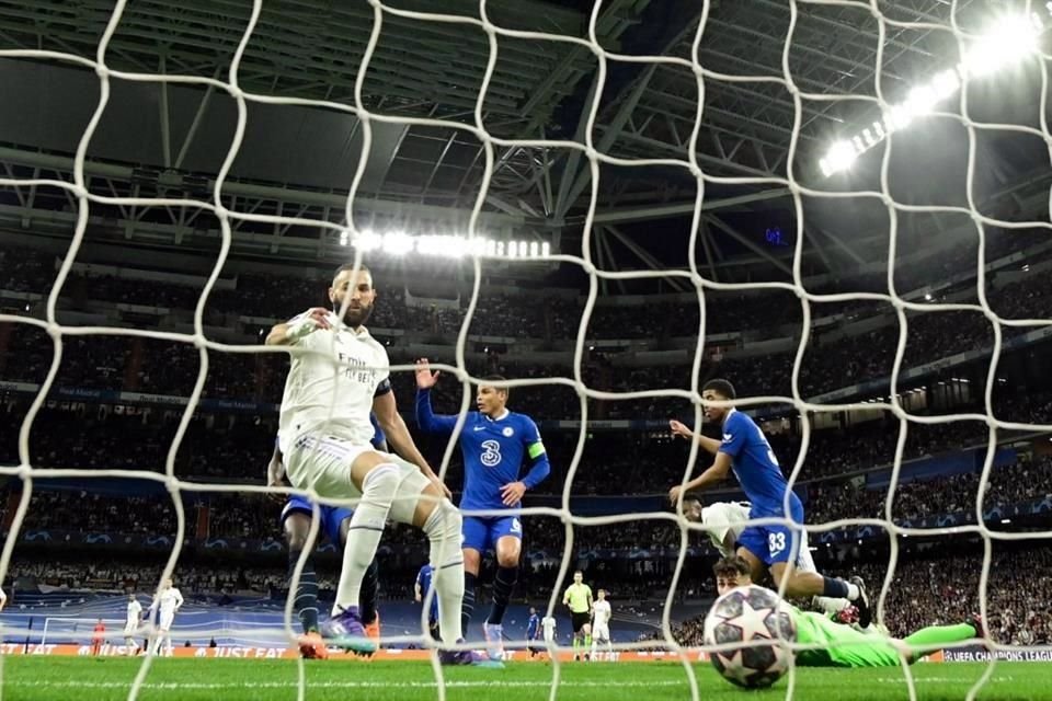 Karim Benzema sólo tuvo que empujar el balón a las redes para el 1-0.