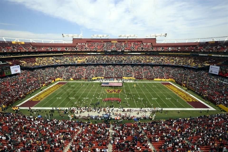 Panorámica de FedEx Field, casa de los Washington Commandersde la NFL.