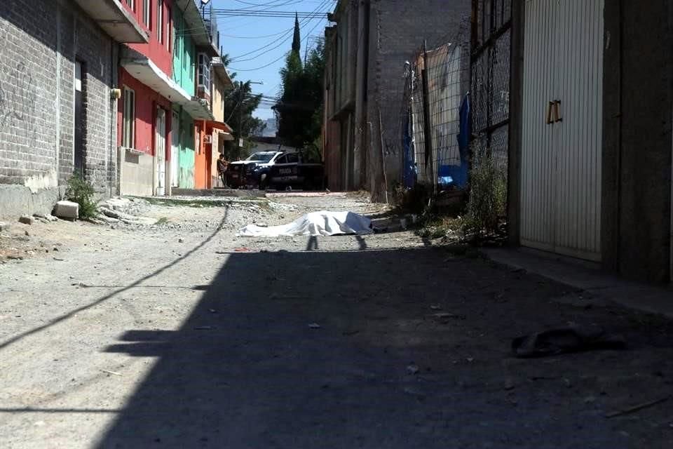 Un hombre de 27 años fue lapidado en la Colonia Lázaro Cárdenas, a unas cuadras de su casa en el municipio de Ecatepec.