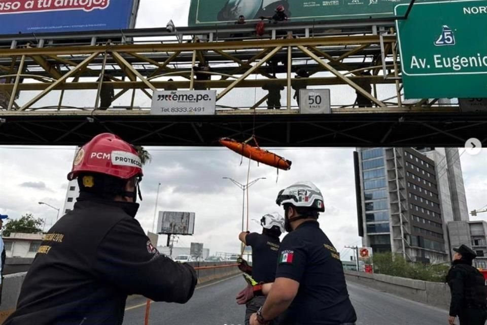 Los hechos se reportaron alrededor de las 14:30 horas a la altura de la calle Pirineos, en la Av. Garza Sada.