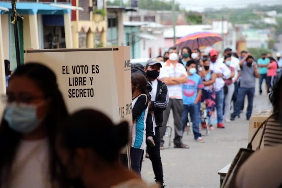 Durante la jornada electoral se han hecho 12 denuncias por delitos que tienen que ver con renovación en Cámara de Diputados, dijo FEDE.