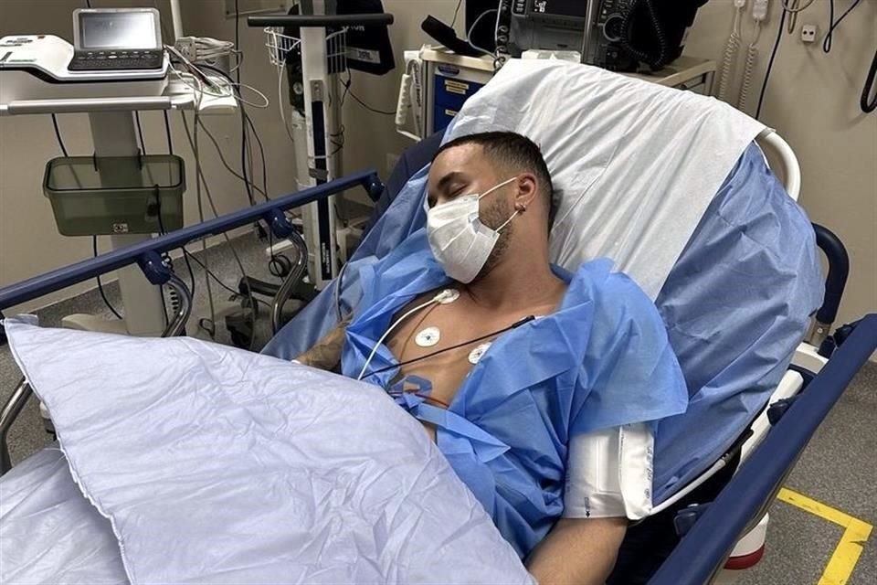 Prince Royce tuvo que ser hospitalizado en Chile debido a una reacción alérgica, informó el propio cantante a través de sus redes sociales.