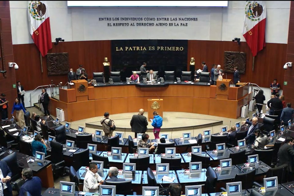 Tras aprobarse en Cámara de Diputados, reforma a Ley Minera fue frenada en el Senado, debido a las pugnas que prevalecen entre morenistas.