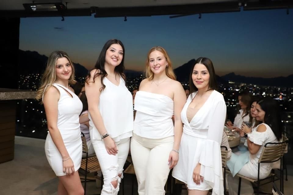 Mariana González, Paola González, Bárbara González y Ana González