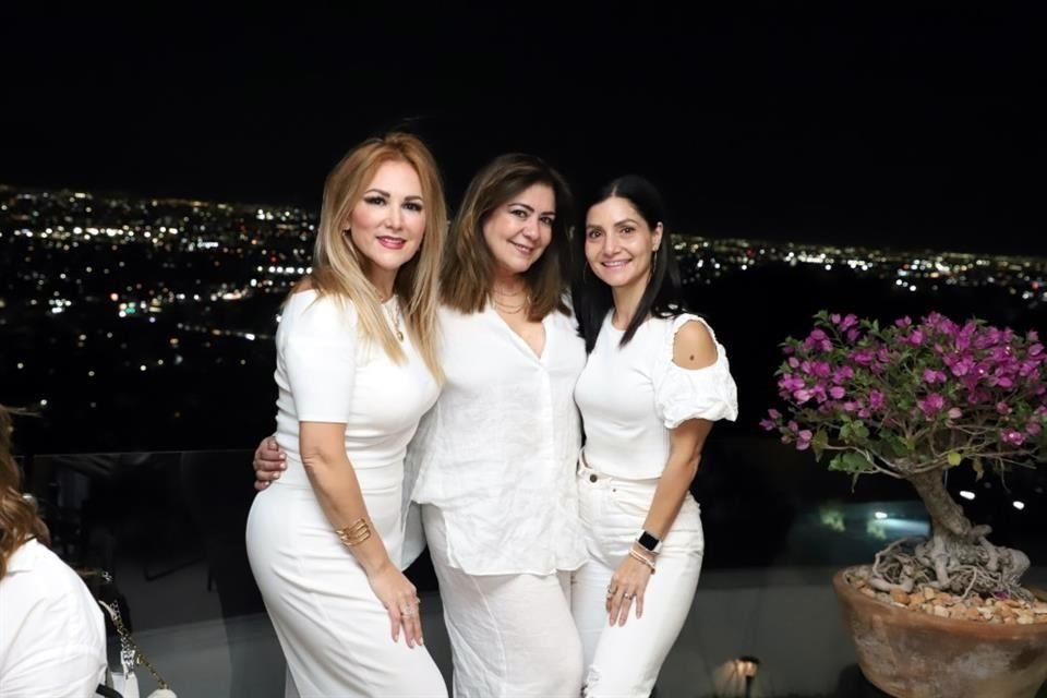 Lety Muñiz, Paty Castro y Jéssica de Arizpe