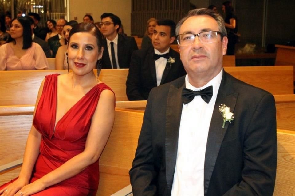 PAPÁS DE LA NOVIA Carmen Loa y Alfredo Rebolledo