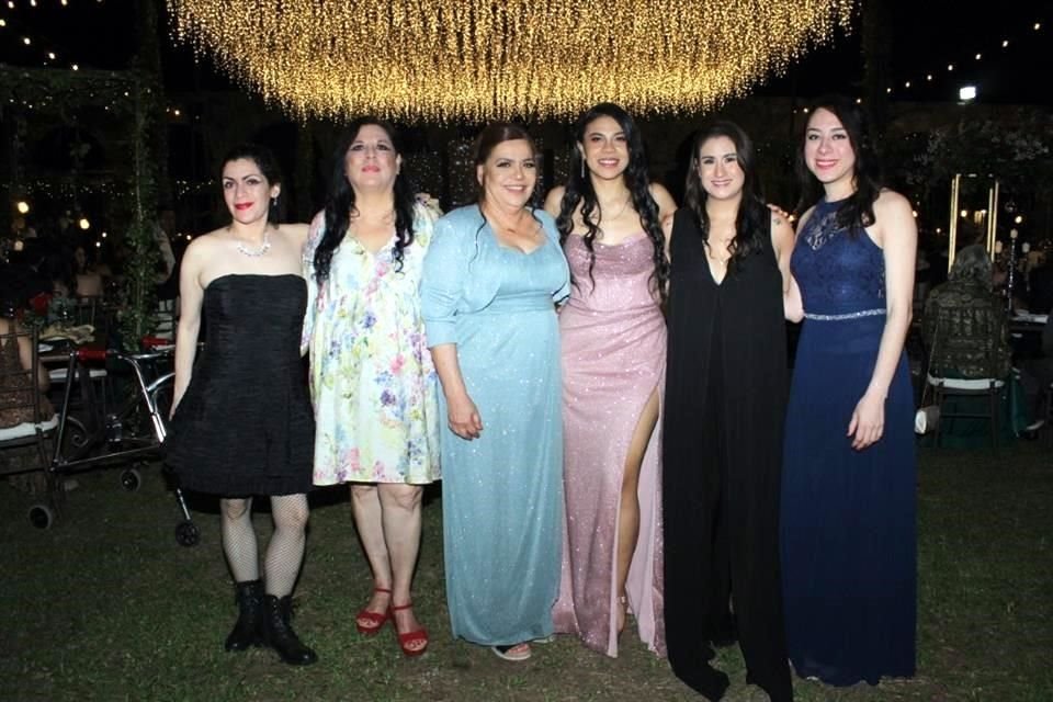 Belinda Anaya, María Guadalupe Cantú, Alicia Cantú, Paola Ávalos y Diana Hernández
