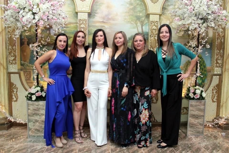 Mayela Flores, Denis Chapa, Patricia Marroquín, Lolis Castillo, Lily Ramírez y Alma Rodríguez