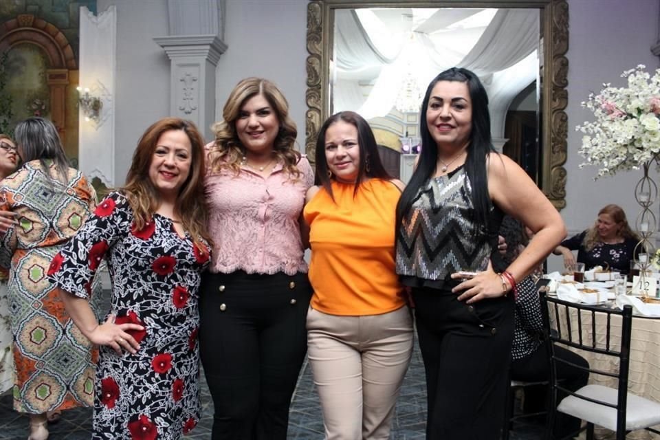 Eusebia González, Lupita Escamilla, Yessika Martínez y Mayra Velázquez