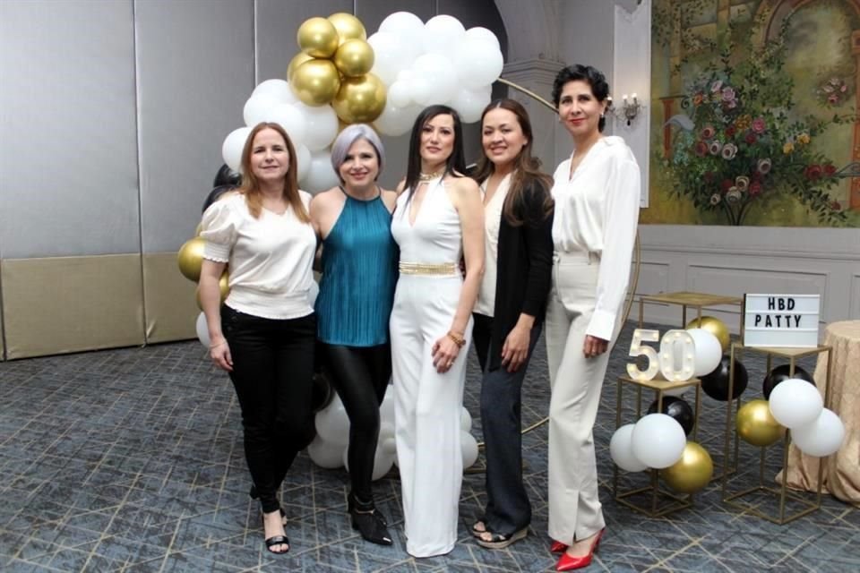 Claudia Arocha, Sandra Esparza, Patricia Marroquín, Cecilia Carmona y Brenda Cordero