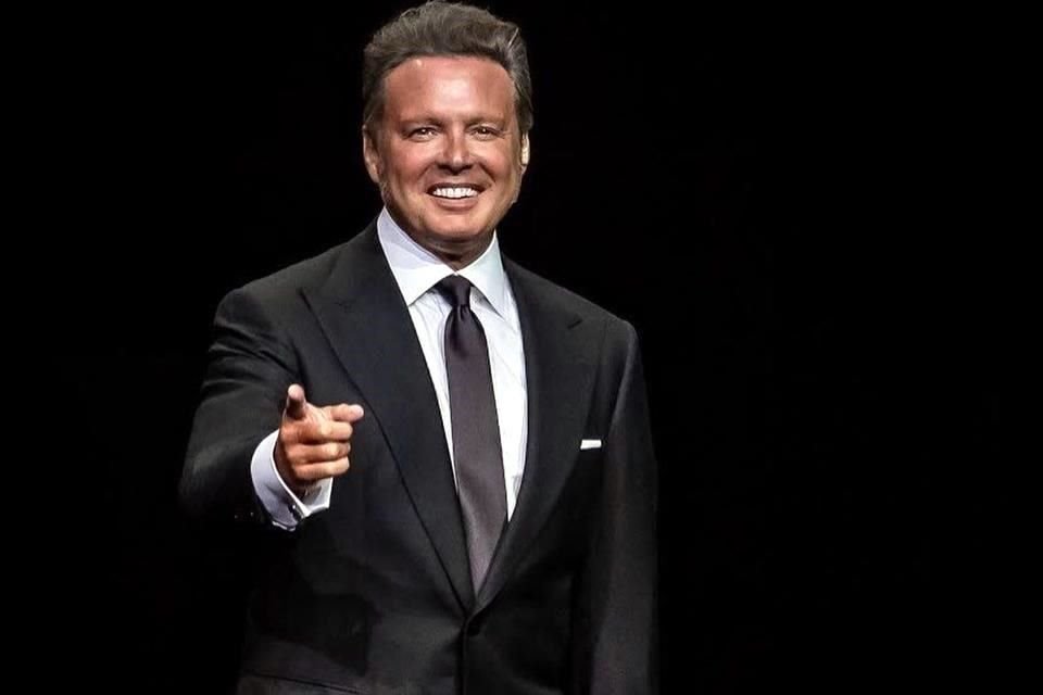 Las tres fechas de la nueva gira de Luis Miguel para la Arena Ciudad de México ya registran un sold out en la página oficial del recinto.