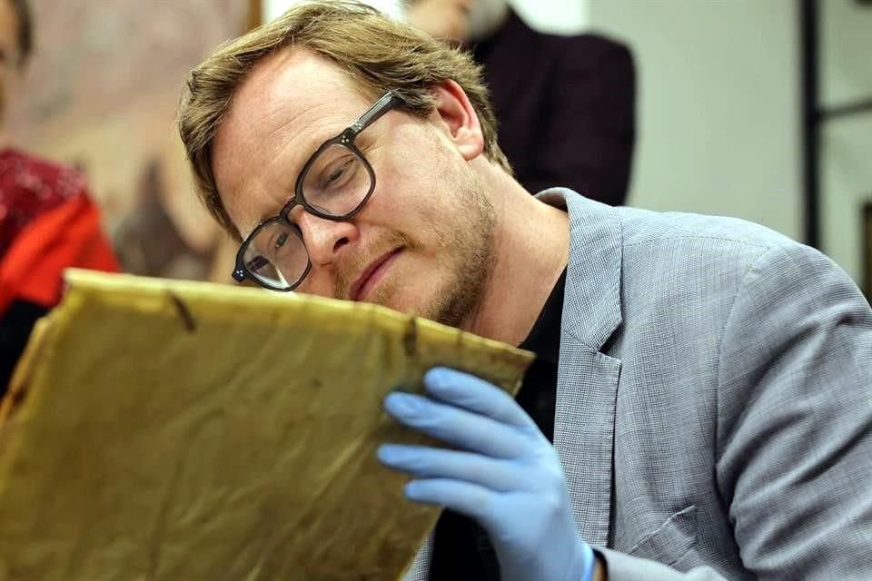 El filósofo alemán Markus Gabriel durante su visita a la Biblioteca Cervantina del Tec de Monterrey.