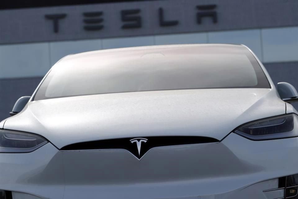 Tesla ha recortado los precios de sus vehículos seis veces en 2023, lo que impactó sus ganancias del primer trimestre.