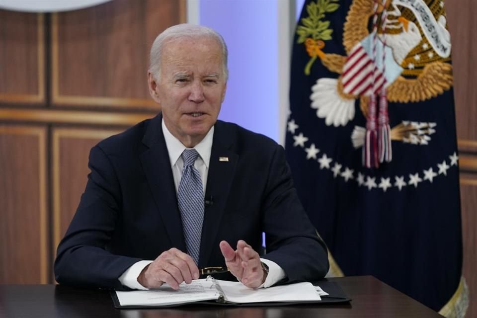 El Presidente estadounidense Joe Biden habla durante un foro virtual sobre energía y cambio climático, el jueves 20 de abril de 2023, en Washington.