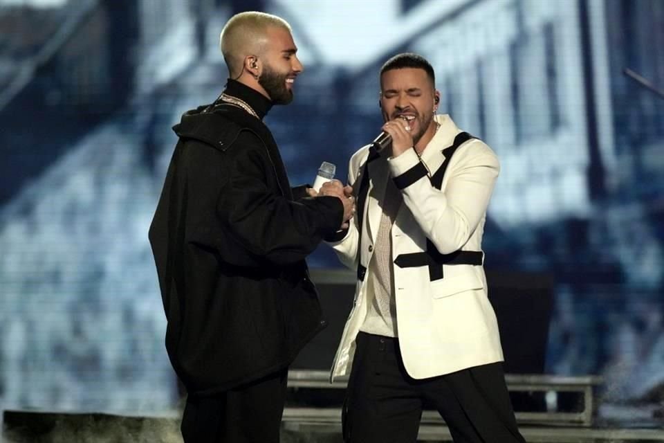 Manuel Turizo y Prince Royce también cantaron a dos voces en el MGM Grand Garden Arena en Las Vegas.