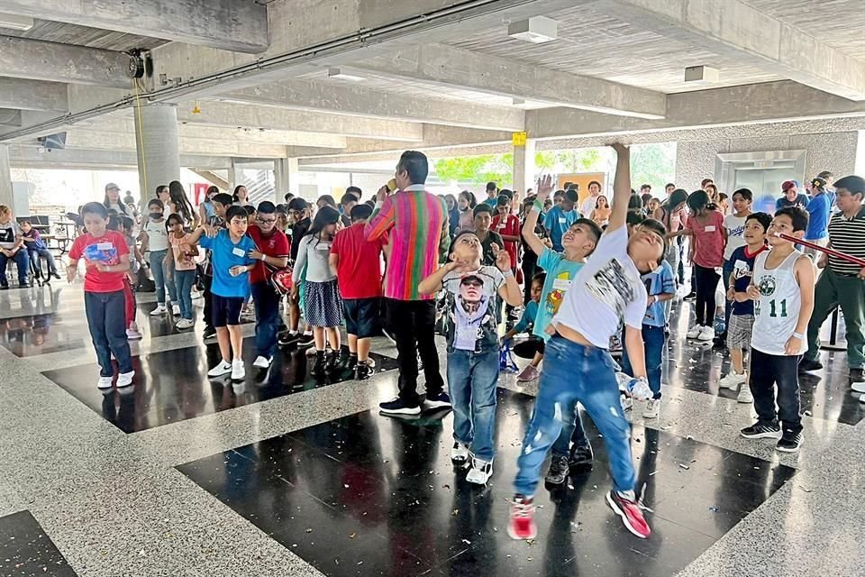 El evento fue coordinado entre el área de Responsabilidad Social de la prepa y la asociación Ámate Escobedo.