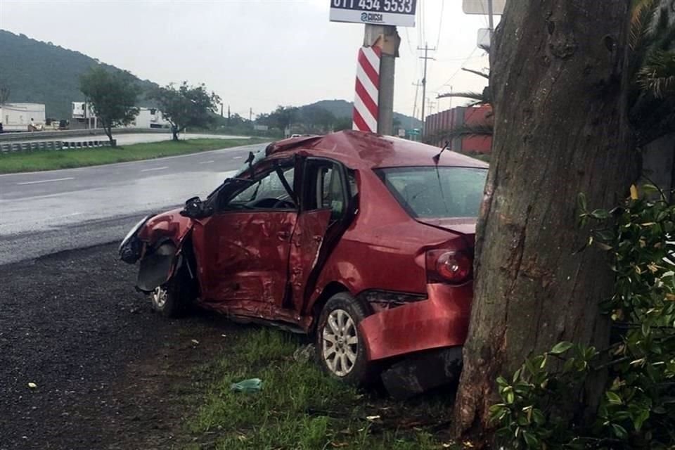 El accidente se reportó en la Carretera Nacional, en Allende.