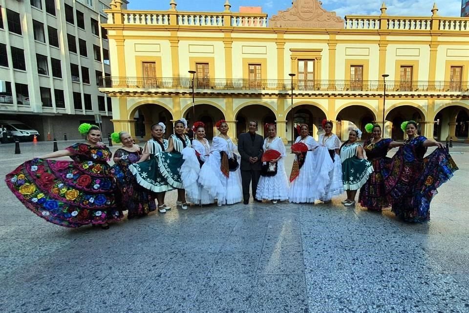 Integrantes del Club de Admiradores de Pedro Infante A.C.