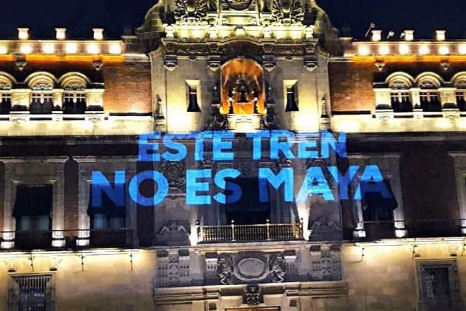 La organización protestó contra el Tren Maya en el marco del Día de la Tierra.