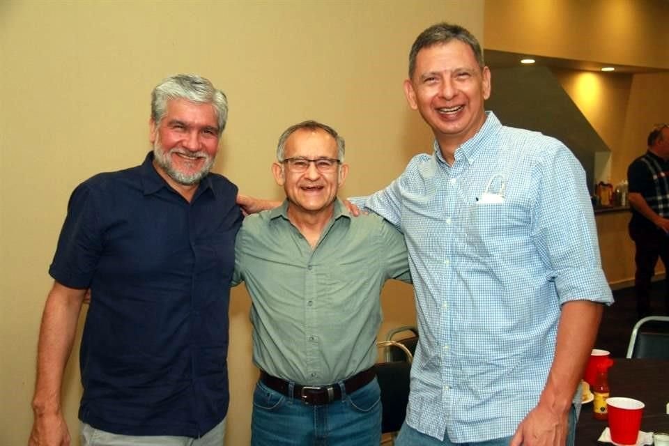 Carlos Gallegos, Rubén Flores e Iván Aguayo